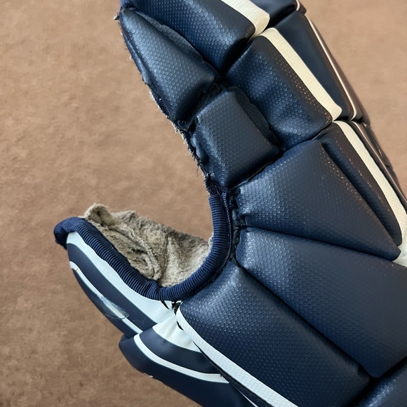 Bauer hockey gloves - Picture 6 of 6